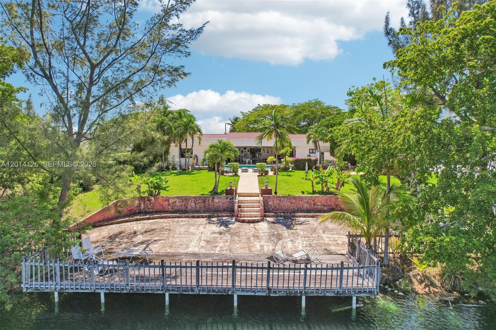 NORTH LAKE ESTATES - Residential