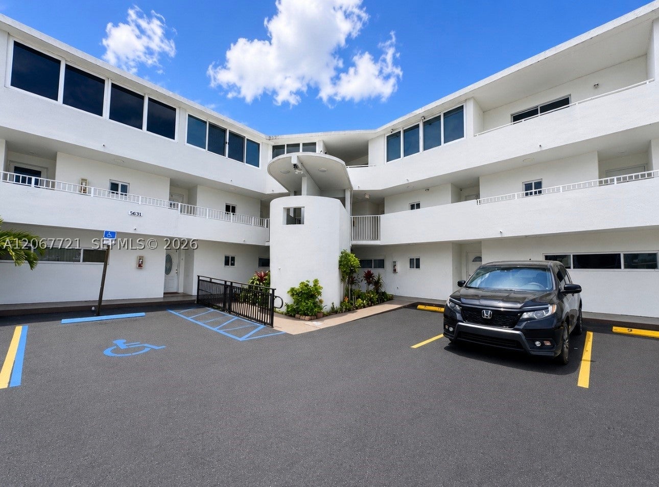 5611 W 25th Ct 8A, Hialeah FL 33016