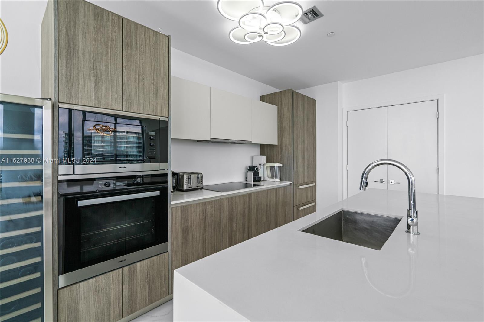 BISCAYNE BEACH CONDO - Residential