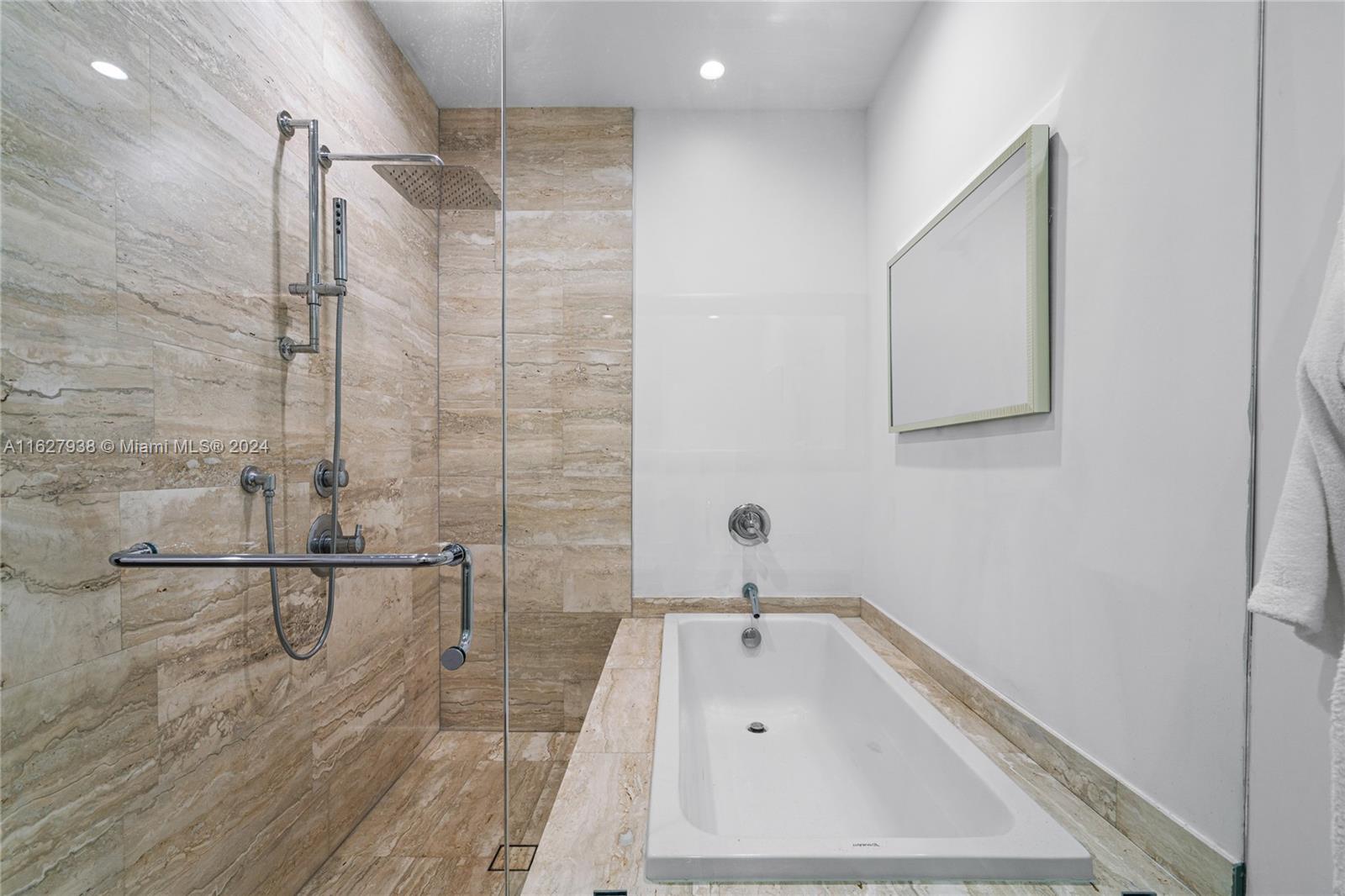 BISCAYNE BEACH CONDO - Residential