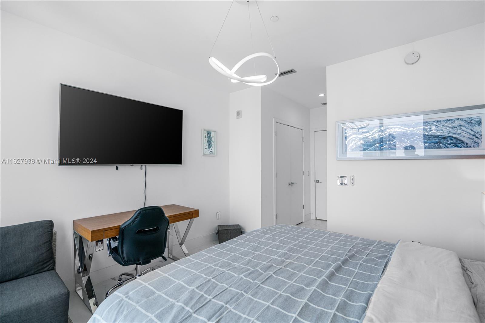 BISCAYNE BEACH CONDO - Residential