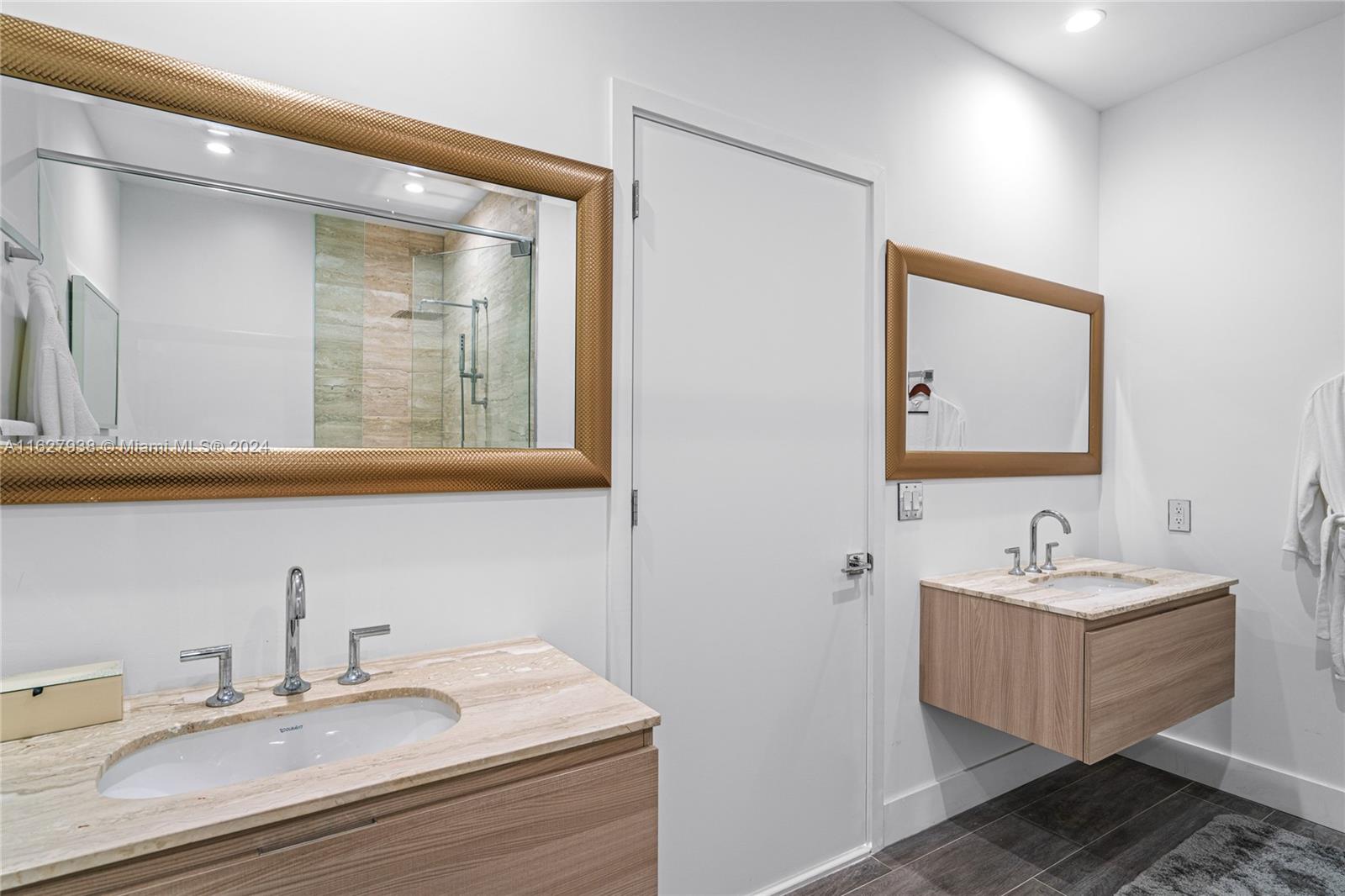 BISCAYNE BEACH CONDO - Residential