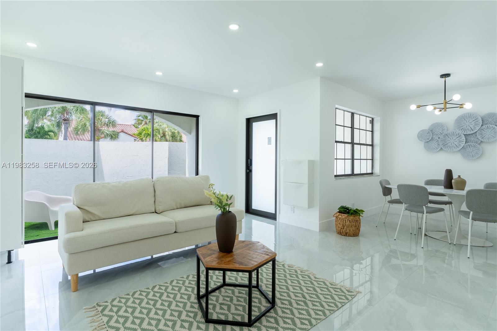 COSTAIN VILLAS HARBOR VIL - Residential