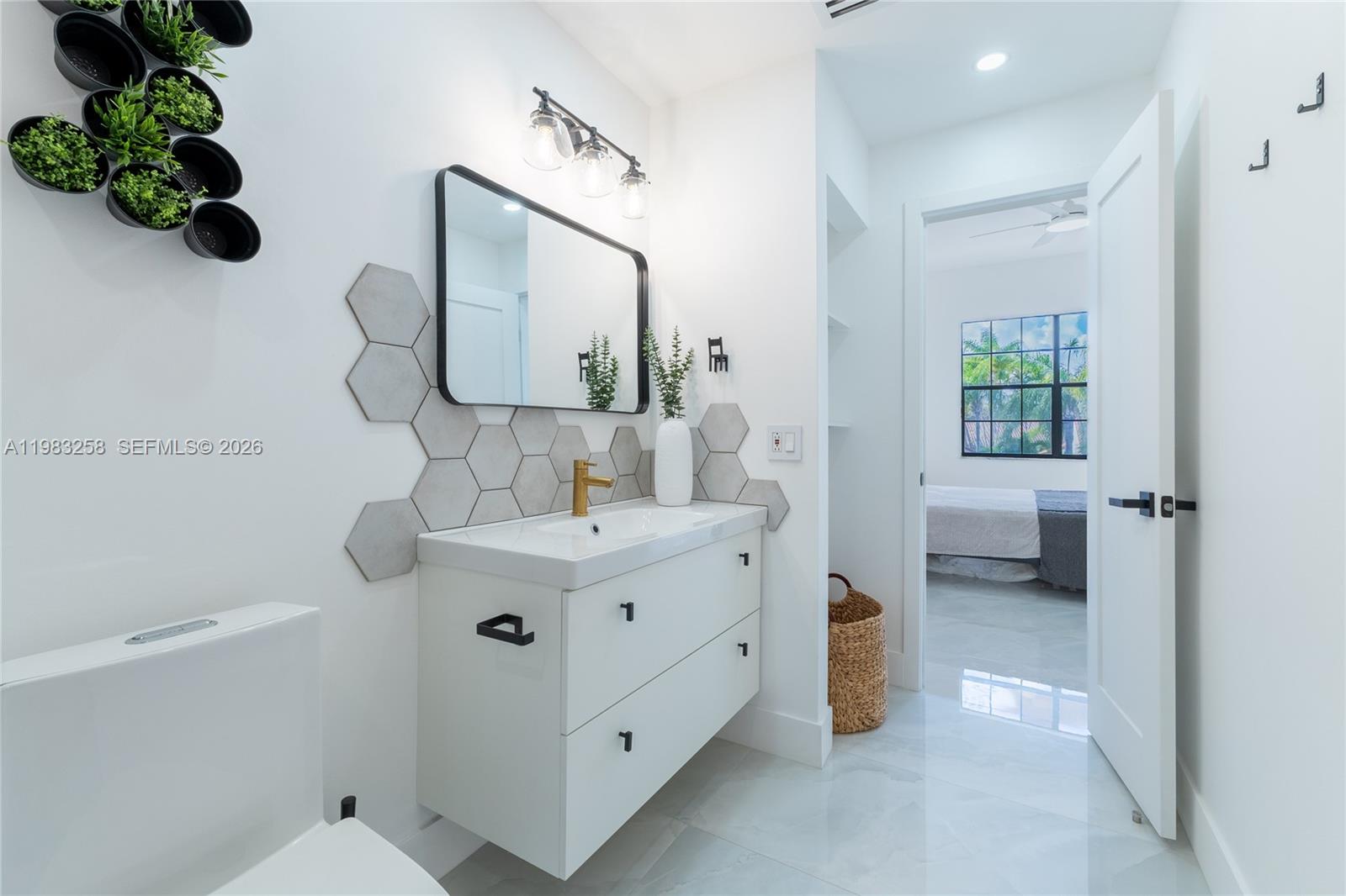 COSTAIN VILLAS HARBOR VIL - Residential