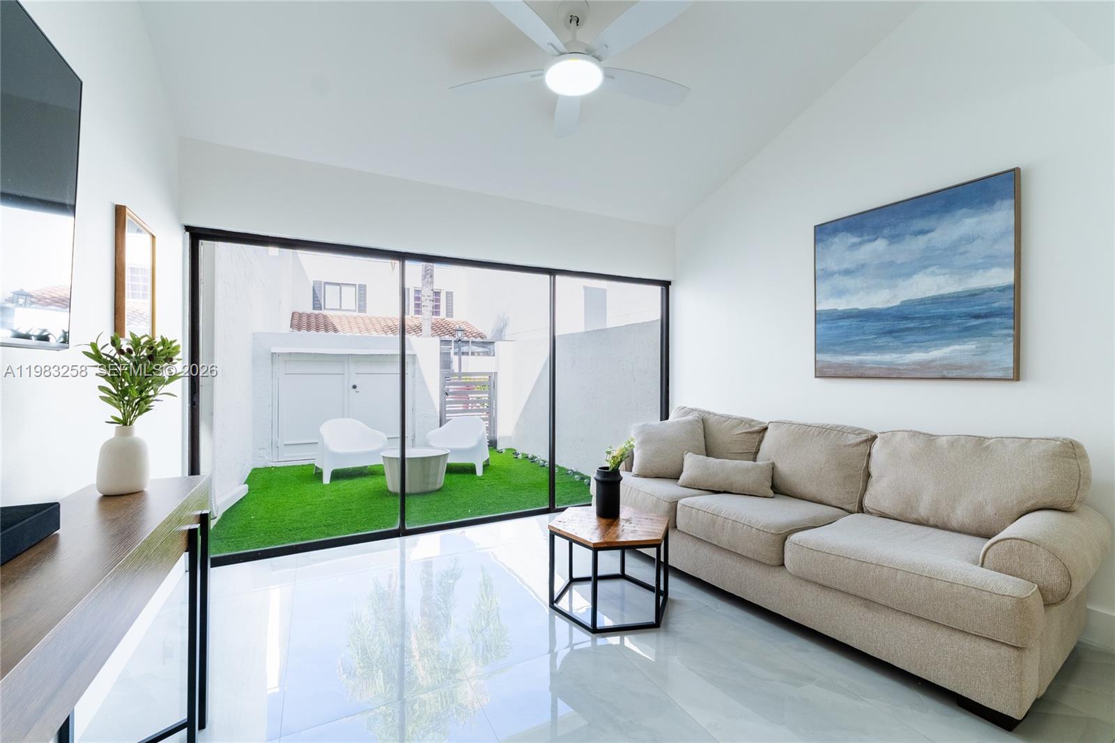 COSTAIN VILLAS HARBOR VIL - Residential