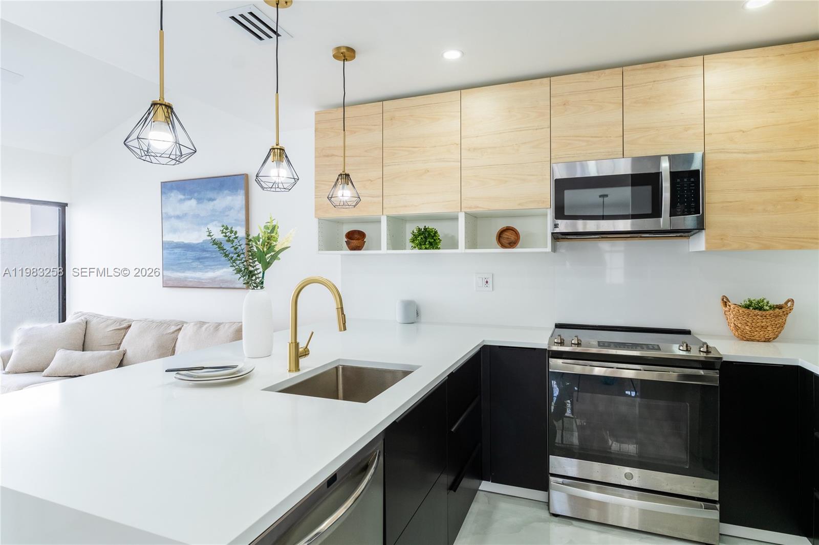 COSTAIN VILLAS HARBOR VIL - Residential