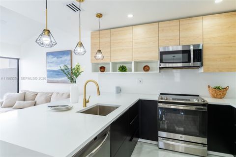 21204 Harbor Way 122-12 Aventura FL 33180