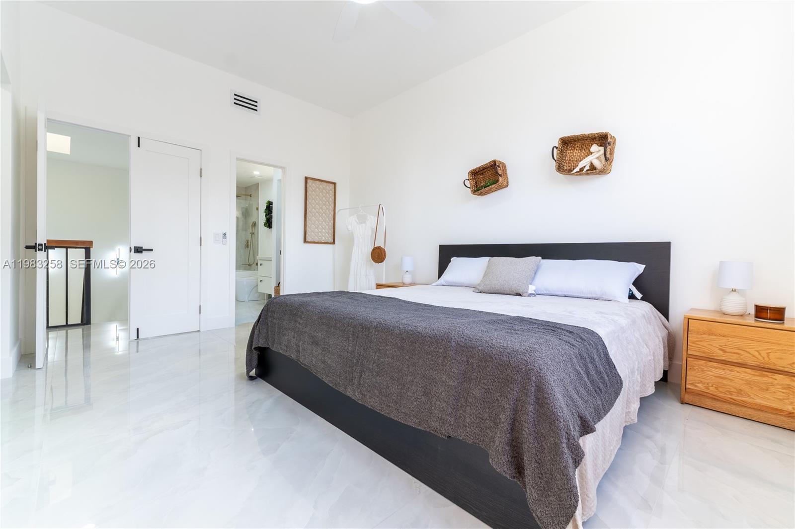 COSTAIN VILLAS HARBOR VIL - Residential