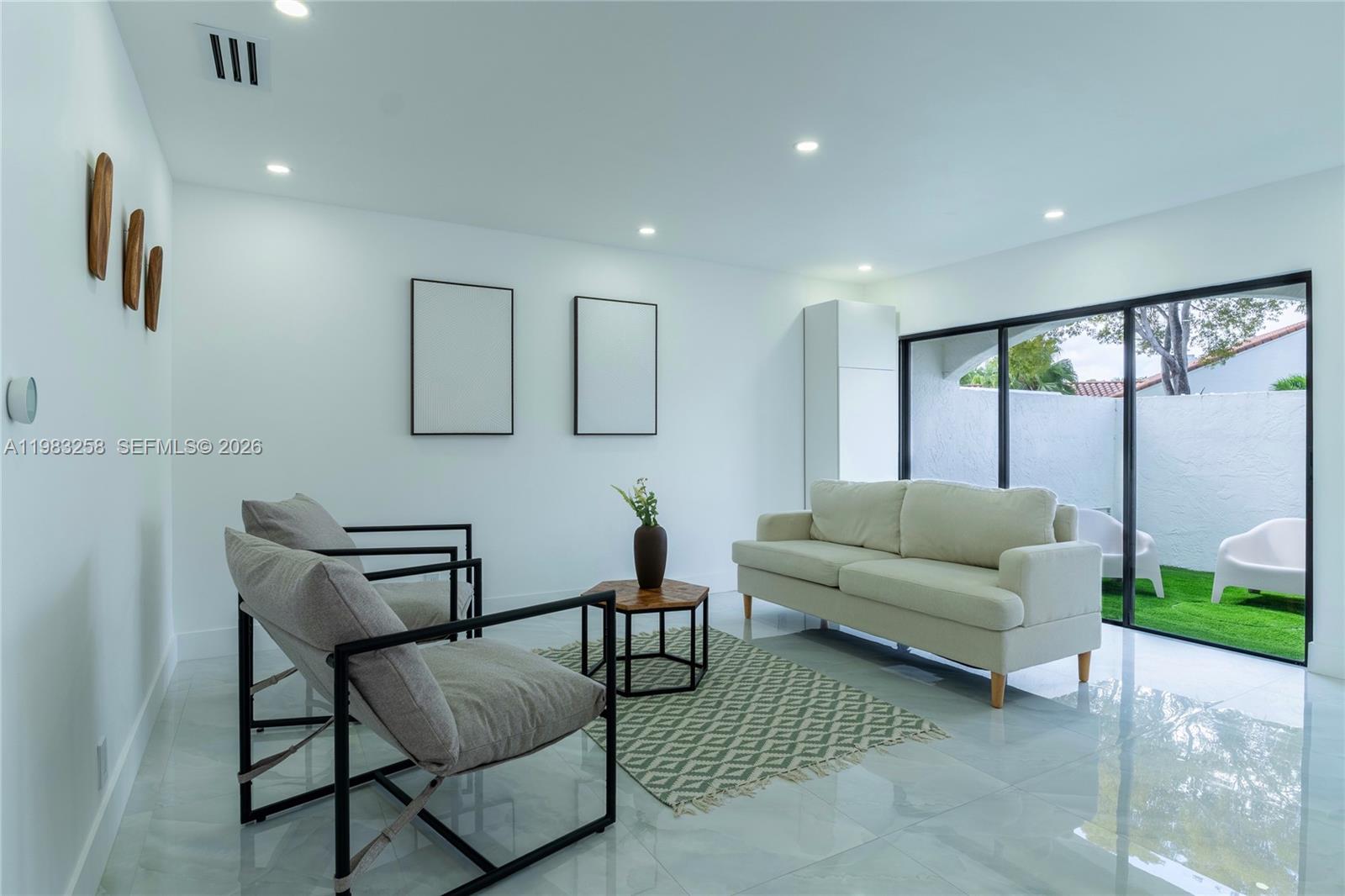 COSTAIN VILLAS HARBOR VIL - Residential