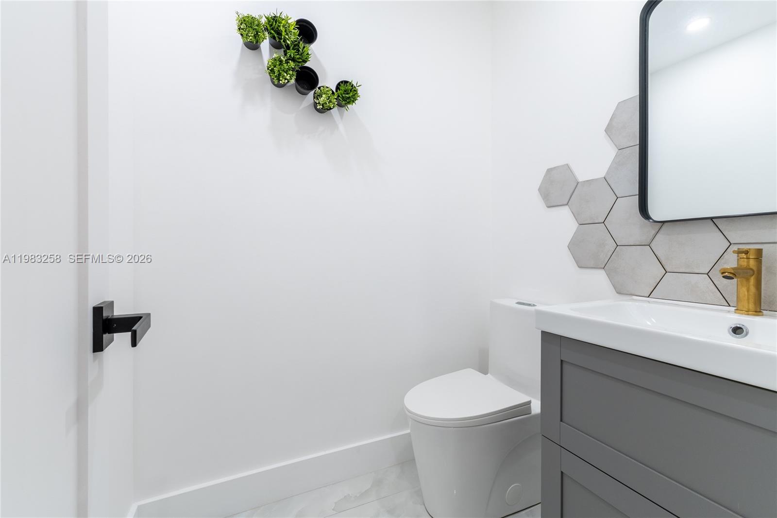 COSTAIN VILLAS HARBOR VIL - Residential