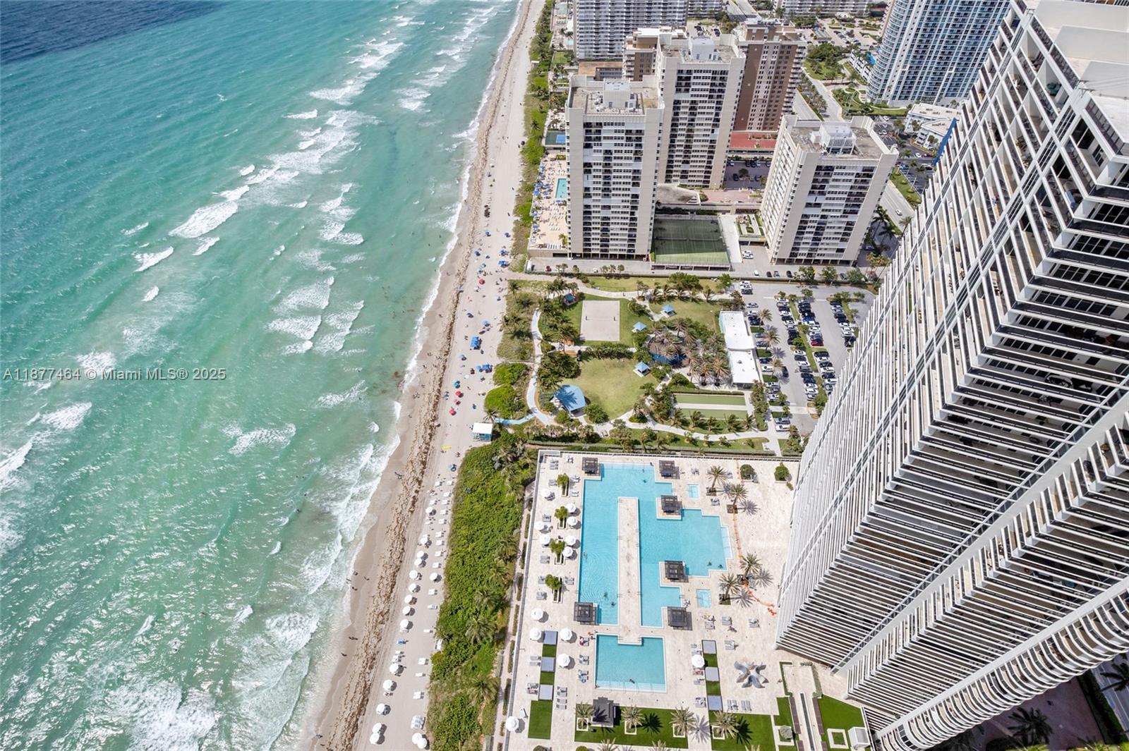 BEACH CLUB II - Residential