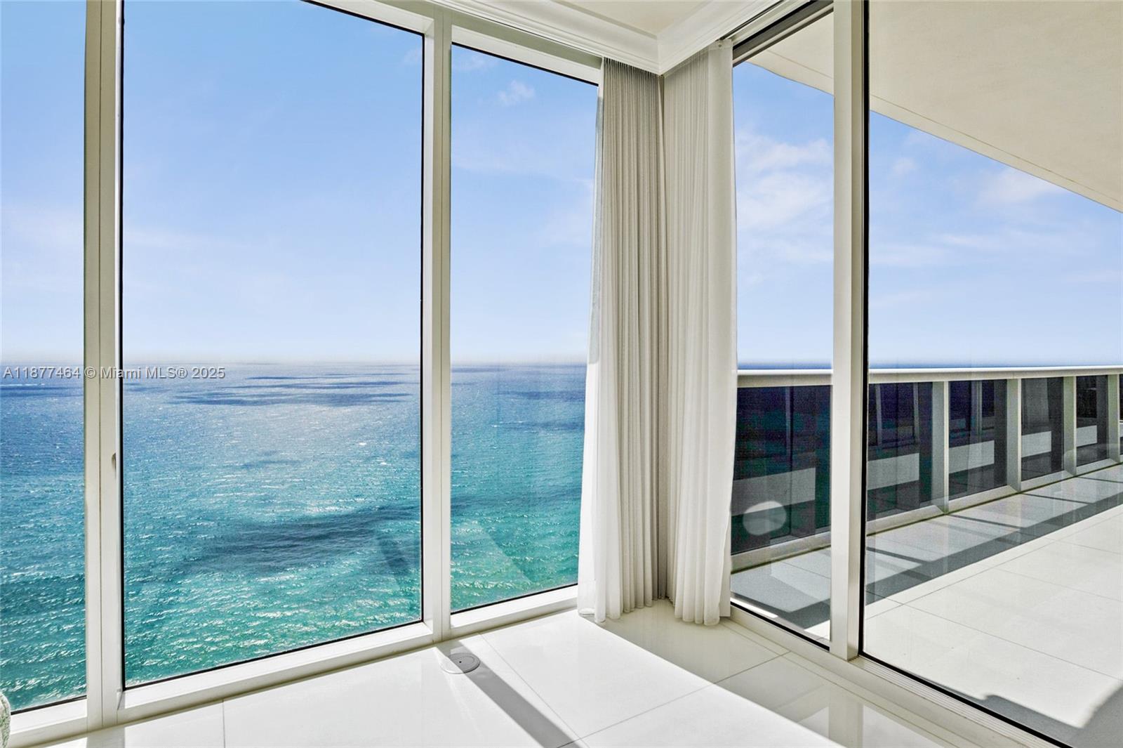 BEACH CLUB II - Residential