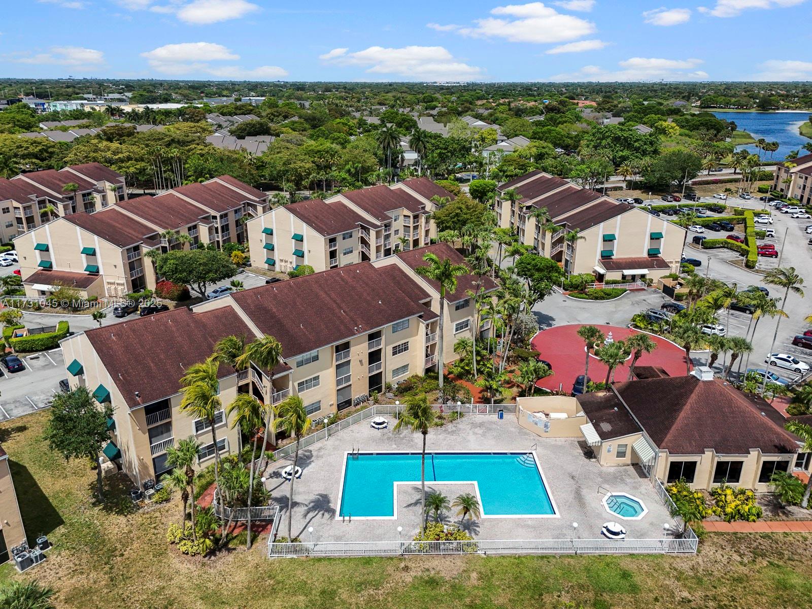 HAMMOCKS TRAILS CONDO - Residential