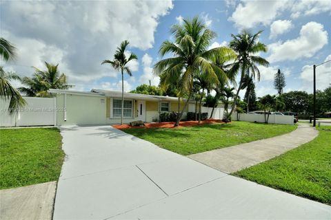 5815 S Farragut Dr Hollywood FL 33021
