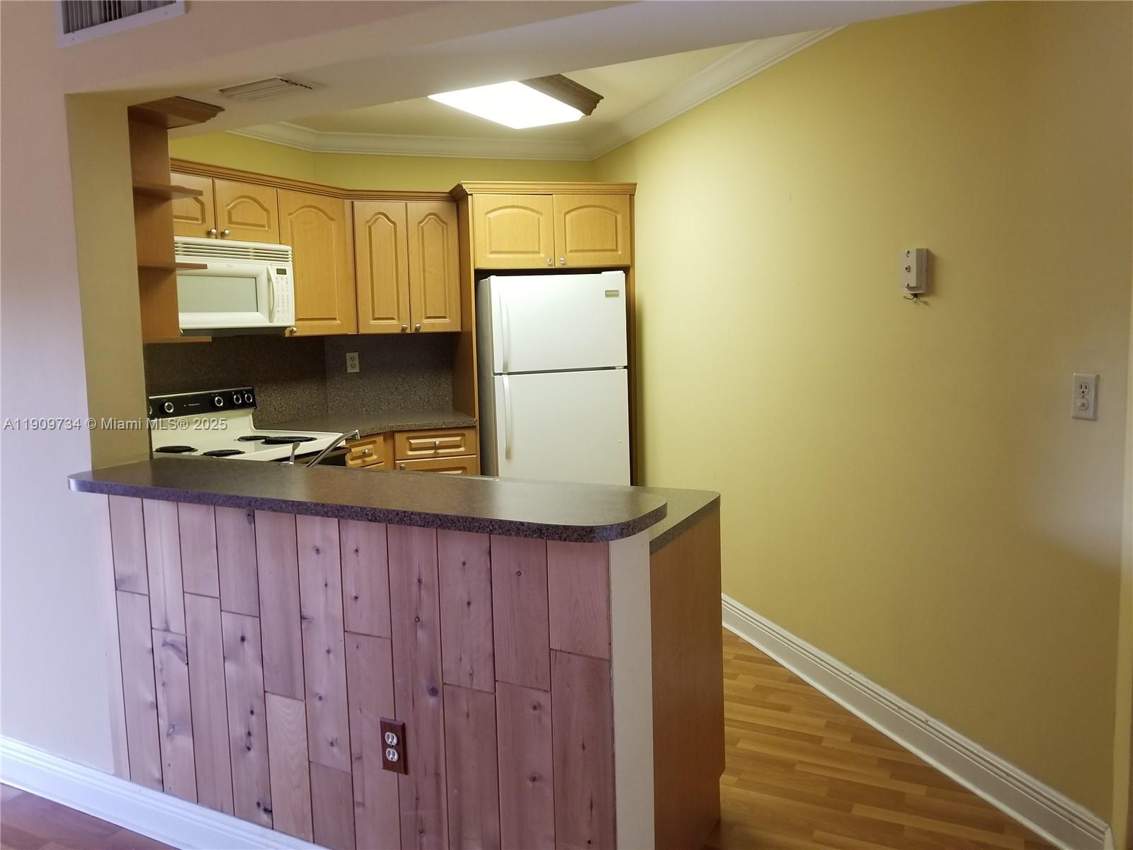 SOLEIL AT FONTAINEBLEAU C - Residential Lease