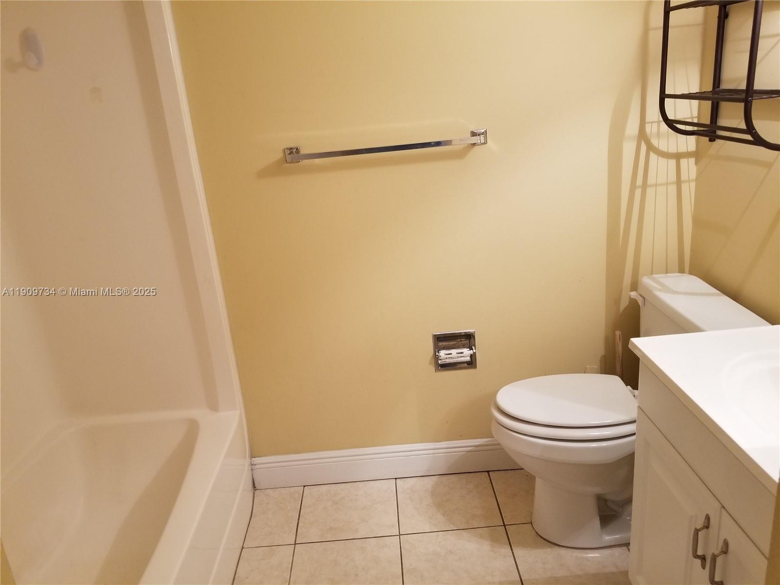 SOLEIL AT FONTAINEBLEAU C - Residential Lease