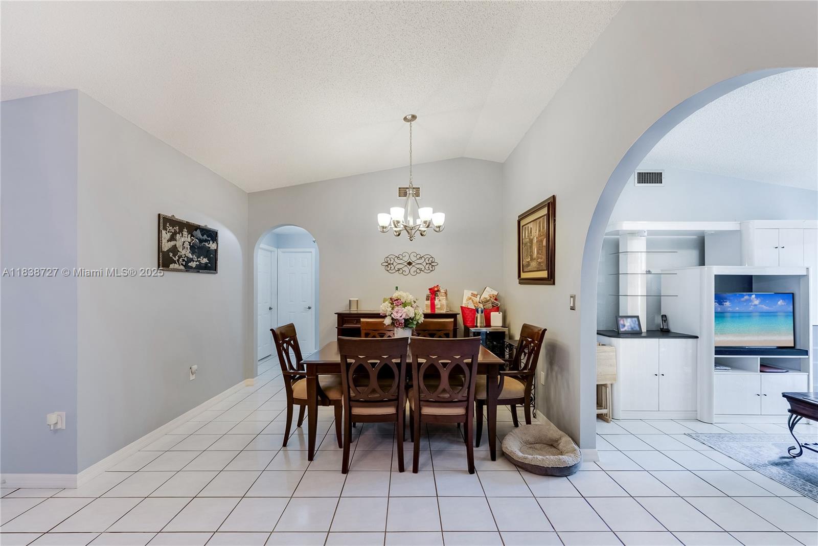 VISTA SUB 1ST ADDN - Residential