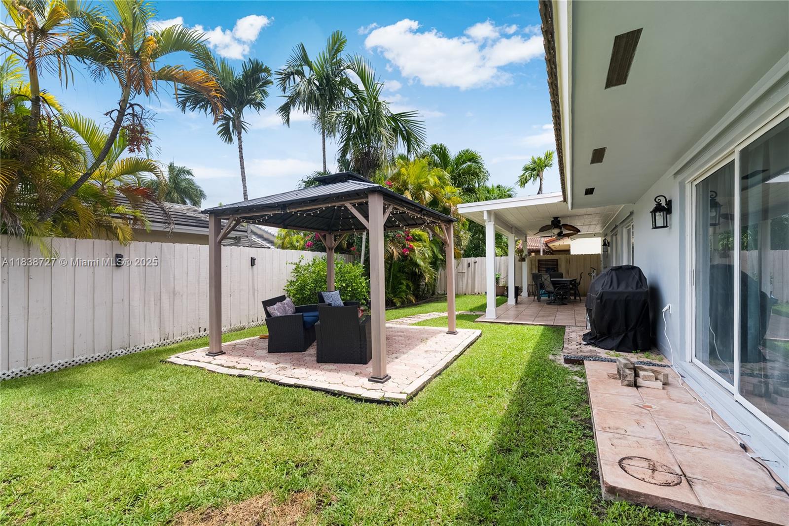 VISTA SUB 1ST ADDN - Residential