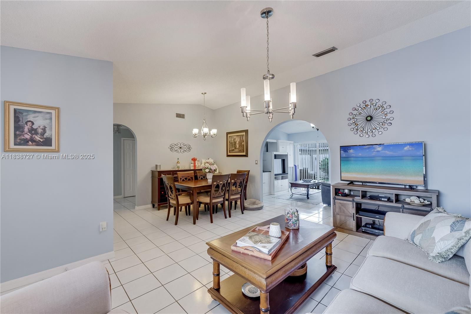 VISTA SUB 1ST ADDN - Residential