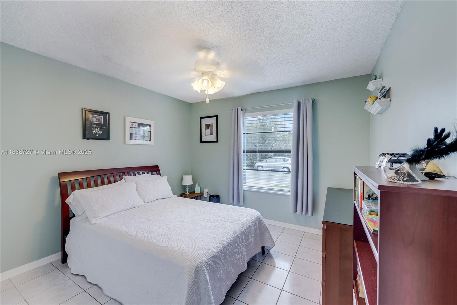 VISTA SUB 1ST ADDN - Residential