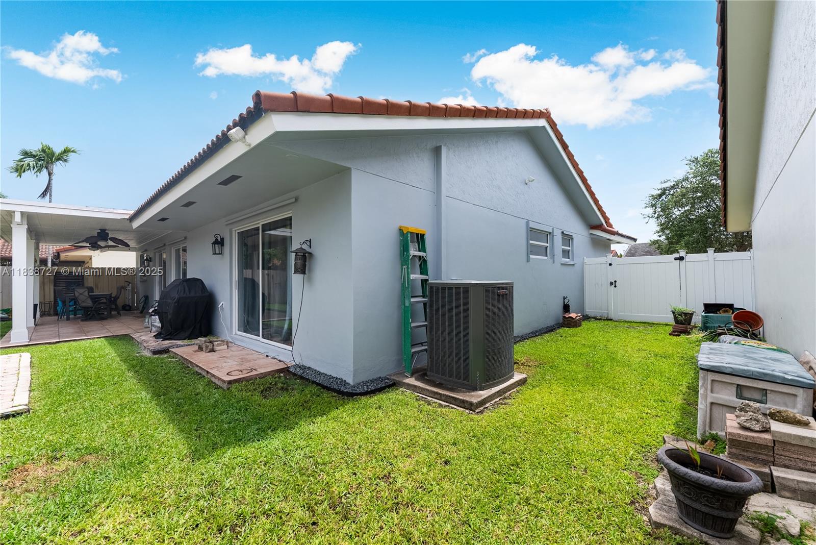 VISTA SUB 1ST ADDN - Residential