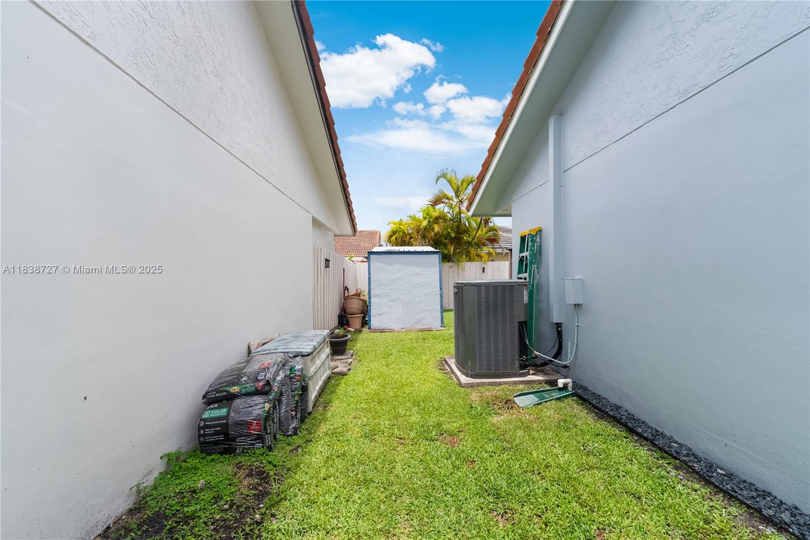 VISTA SUB 1ST ADDN - Residential