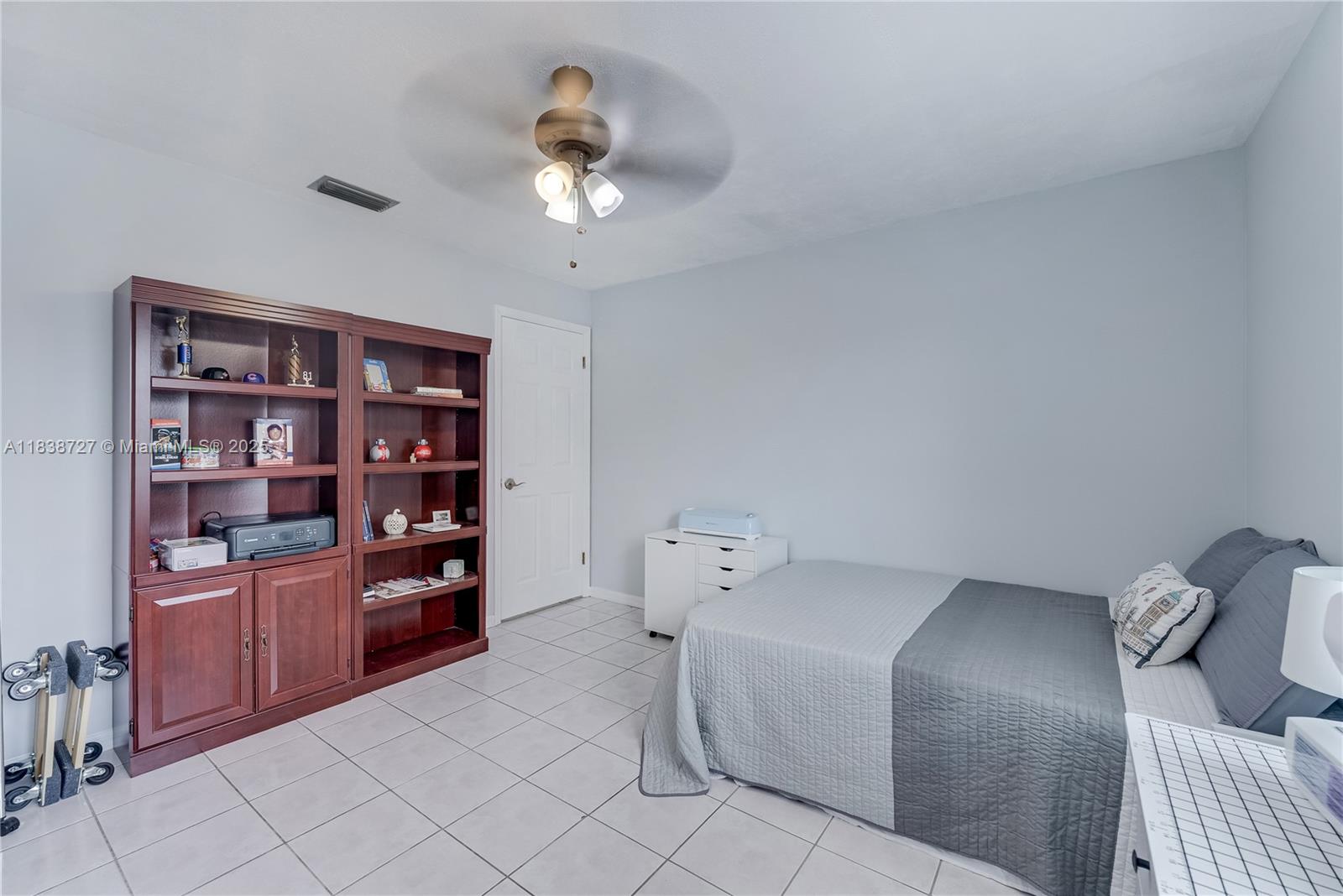 VISTA SUB 1ST ADDN - Residential