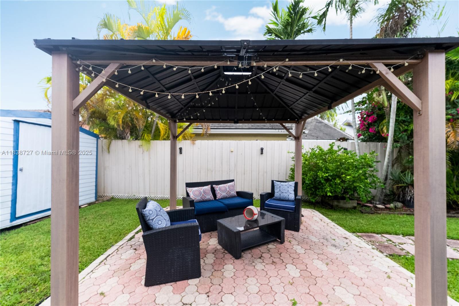 VISTA SUB 1ST ADDN - Residential