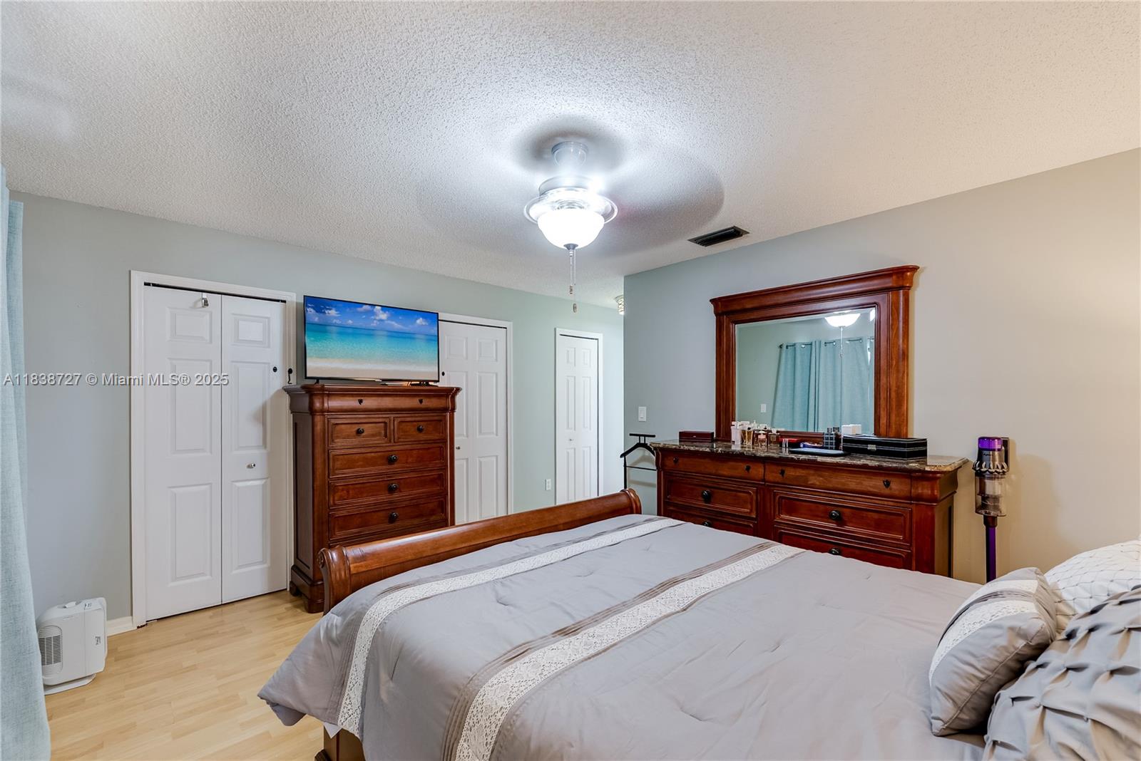 VISTA SUB 1ST ADDN - Residential