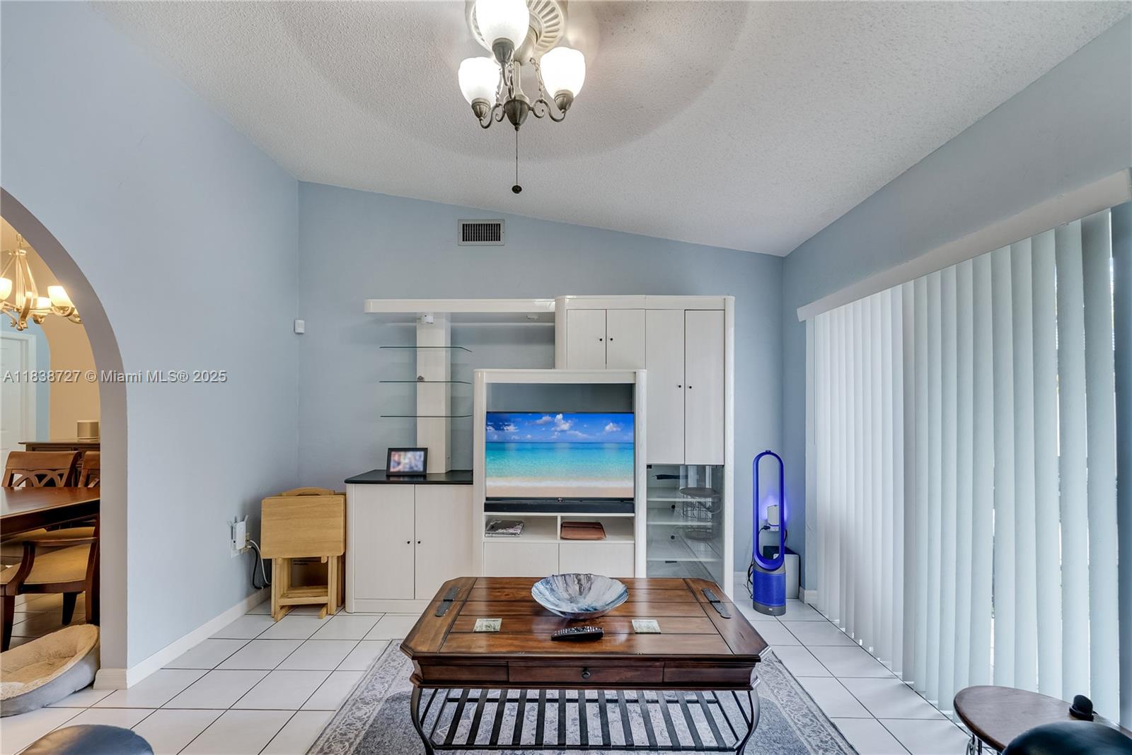 VISTA SUB 1ST ADDN - Residential