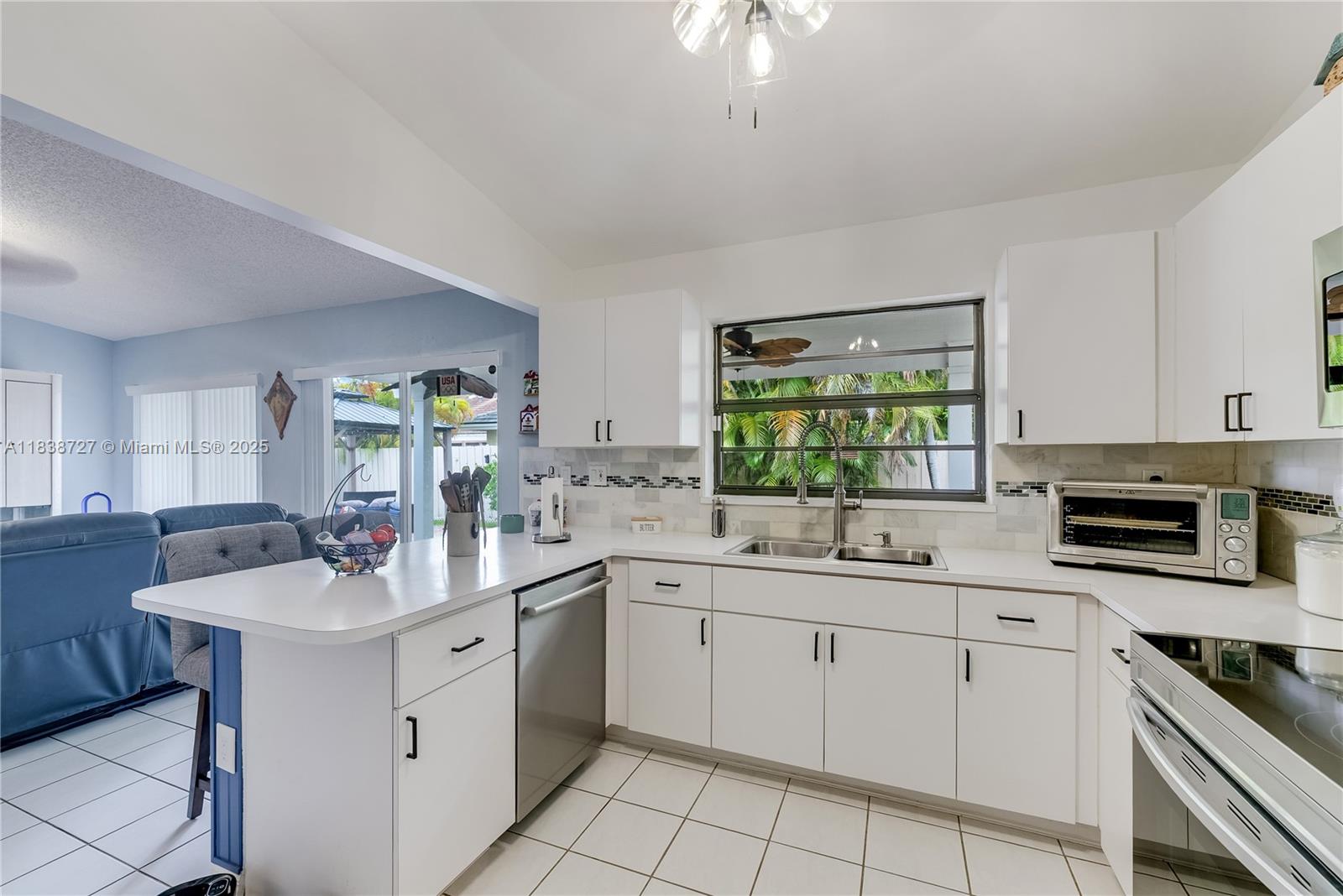 VISTA SUB 1ST ADDN - Residential