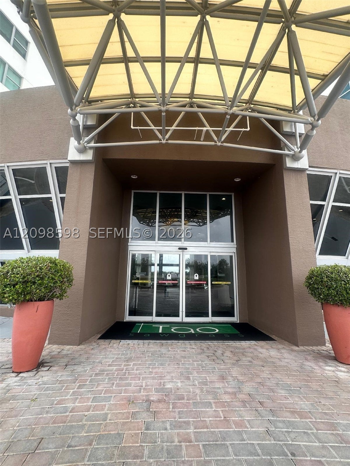 2641 N Flamingo Rd