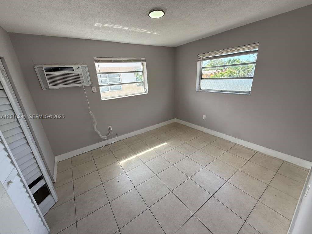 1646 NW 2nd St 6