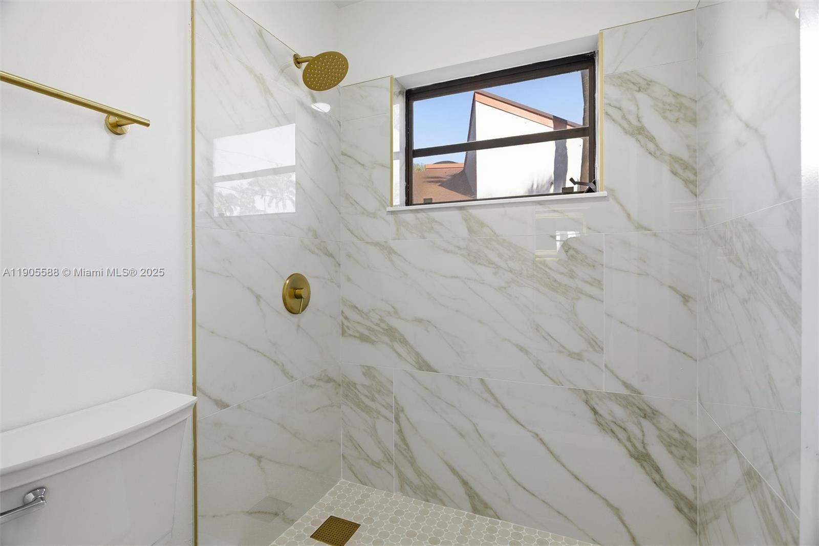 BOULEVARD WEST - Residential