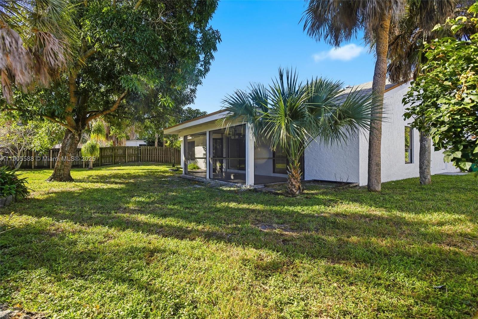 BOULEVARD WEST - Residential