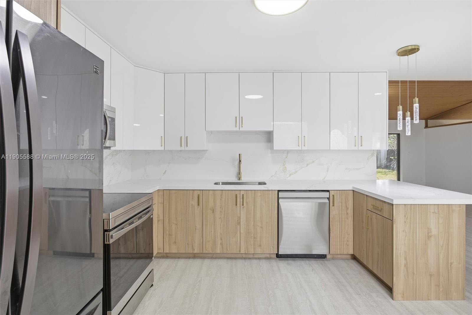 View photos, virtual tours, details... 3580 NW 73rd Ave