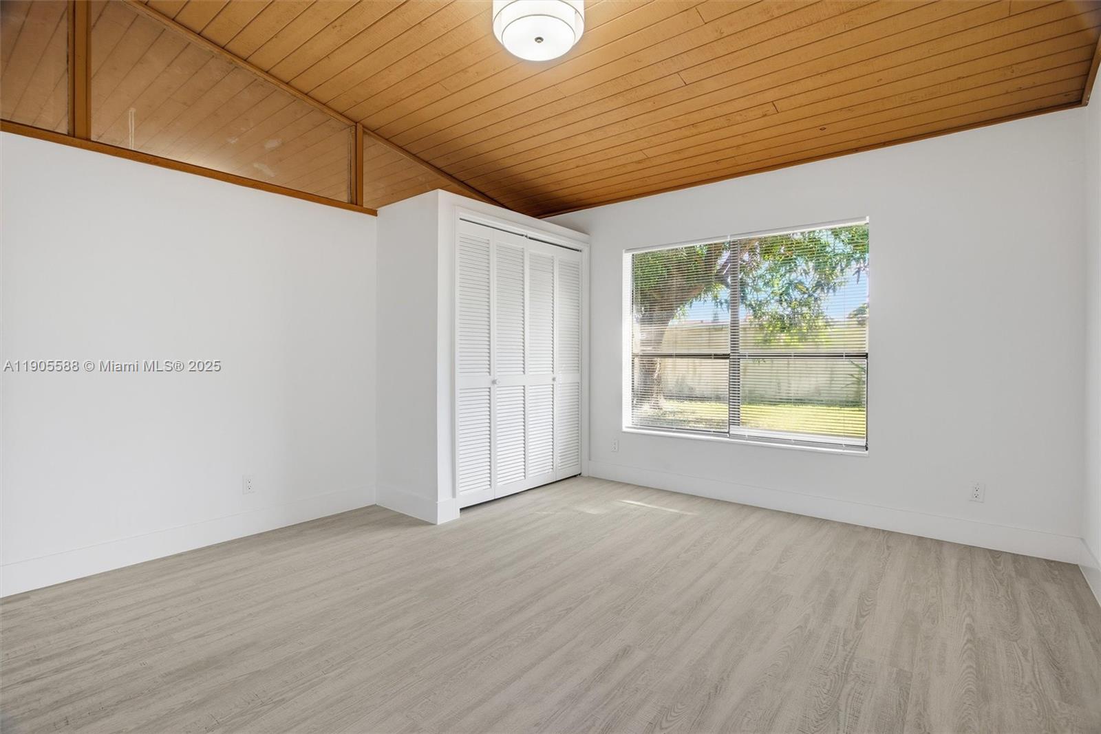 BOULEVARD WEST - Residential