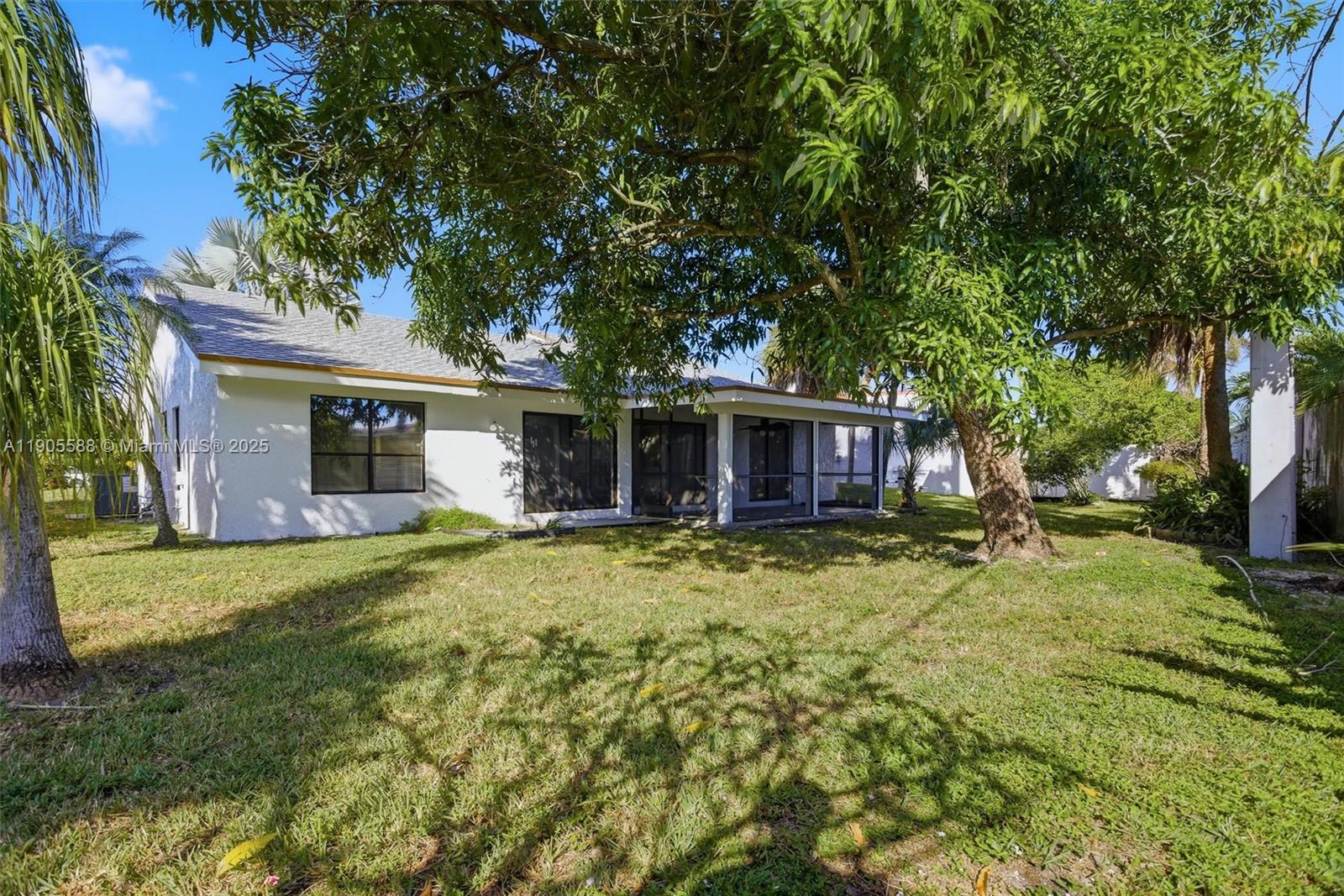 BOULEVARD WEST - Residential