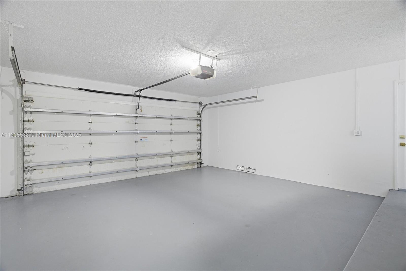 BOULEVARD WEST - Residential