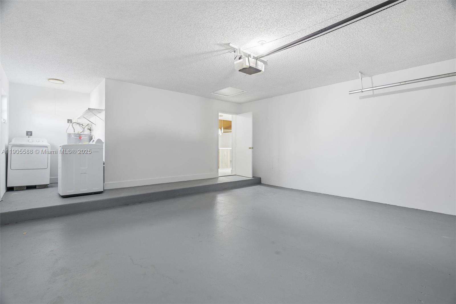 BOULEVARD WEST - Residential