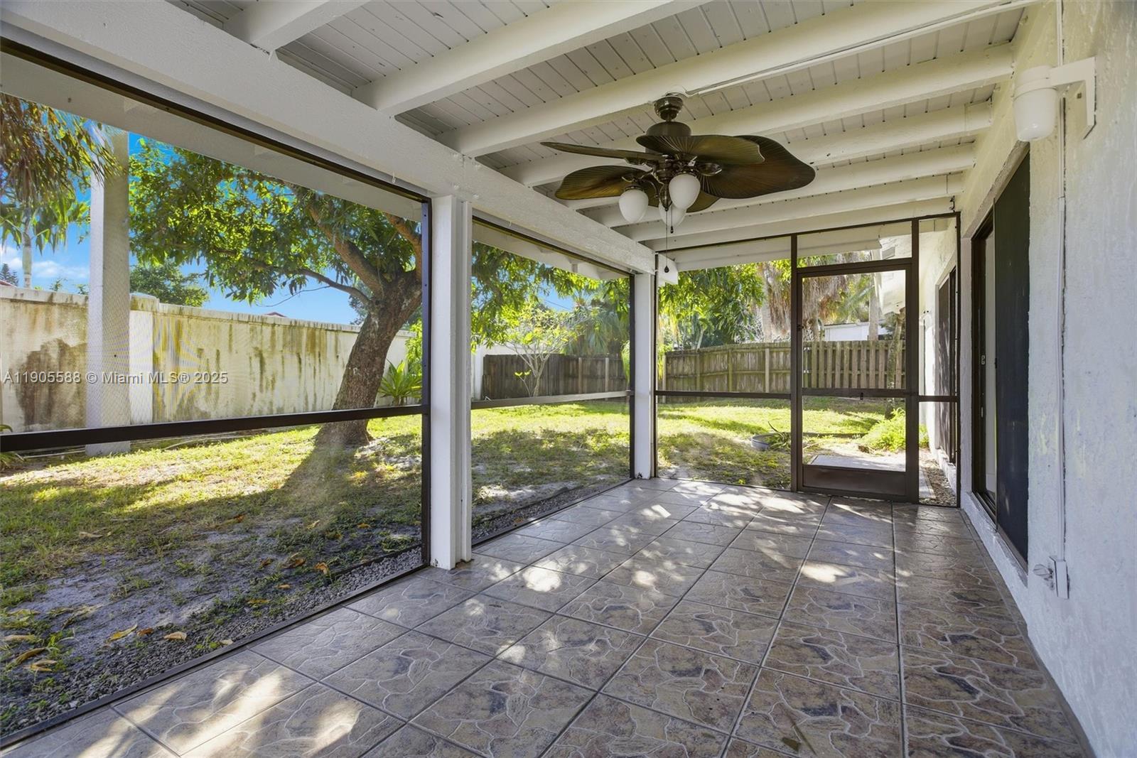 BOULEVARD WEST - Residential