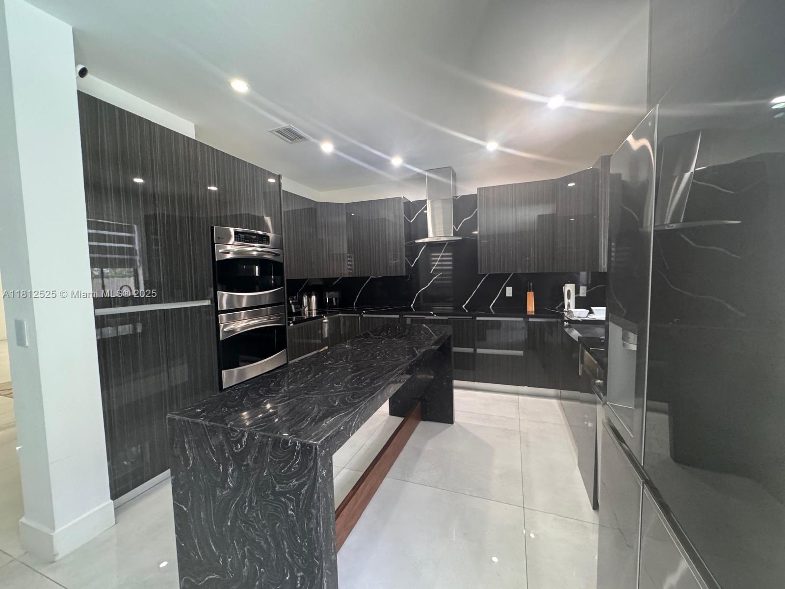 10003 NW 89th Ter