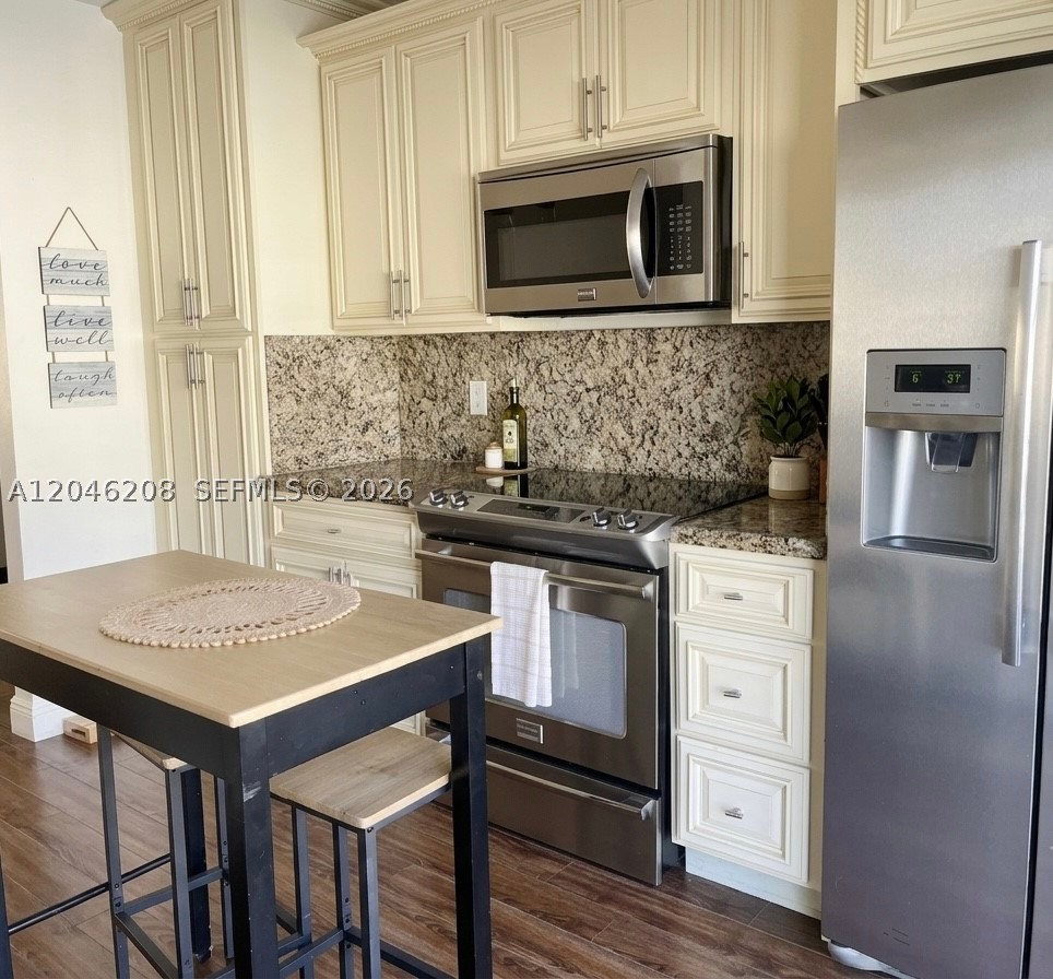 7100 NW 173rd Dr 1304