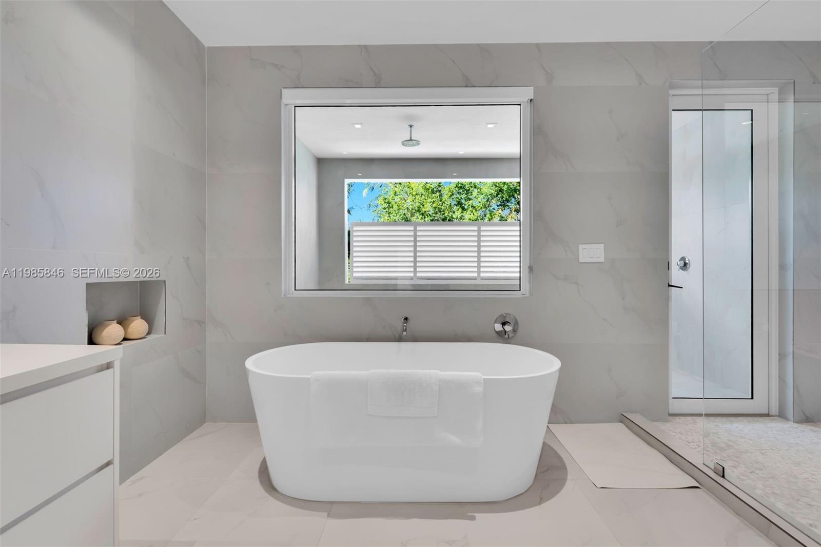 CORAL GABLES COUNTRY CLUB - Residential Lease