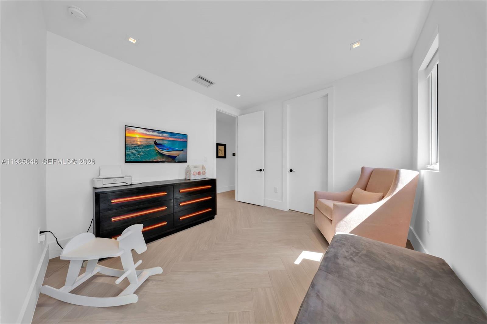 CORAL GABLES COUNTRY CLUB - Residential Lease