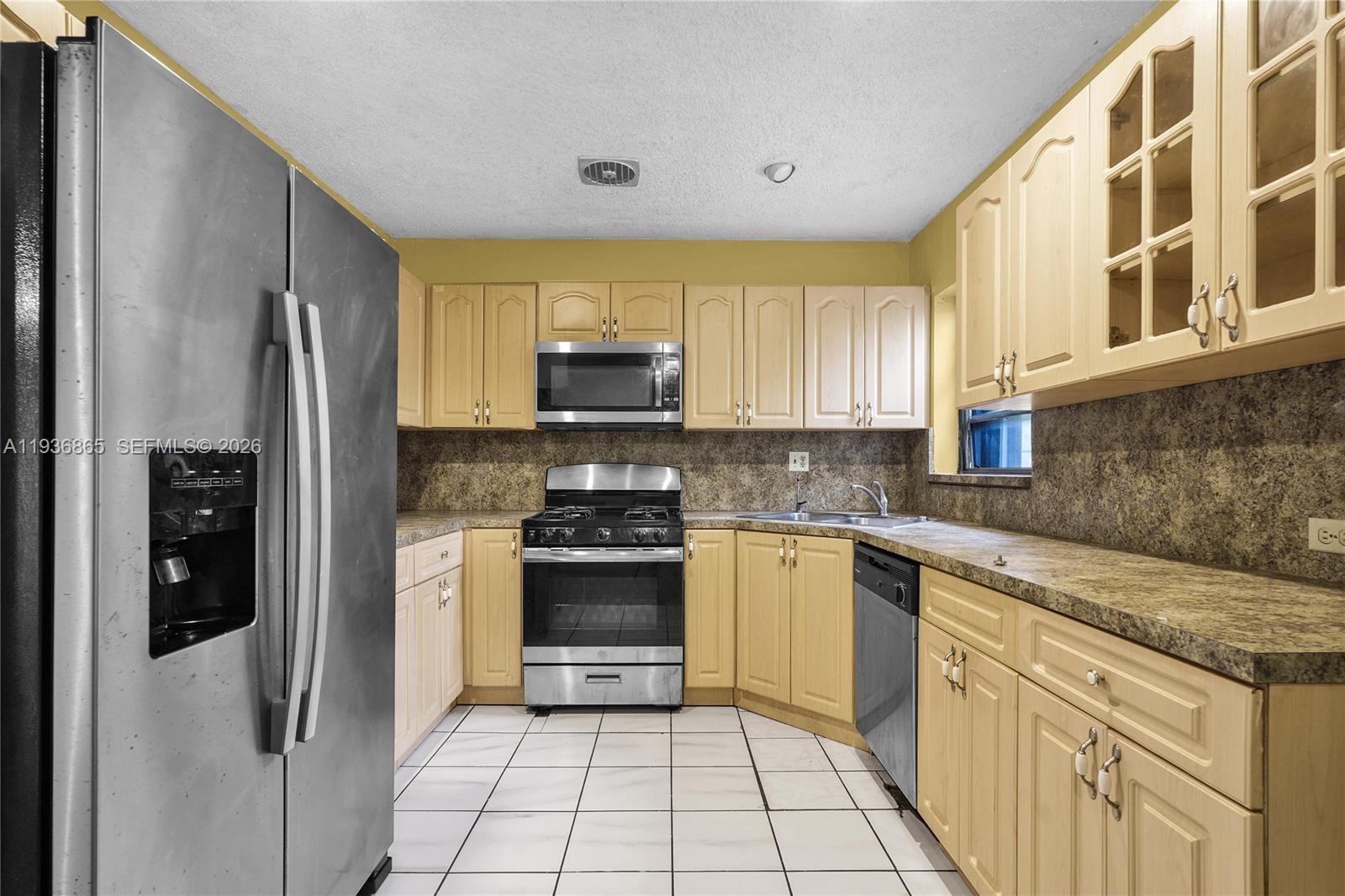 NORTH RIDGE 1ST ADDN - Residential