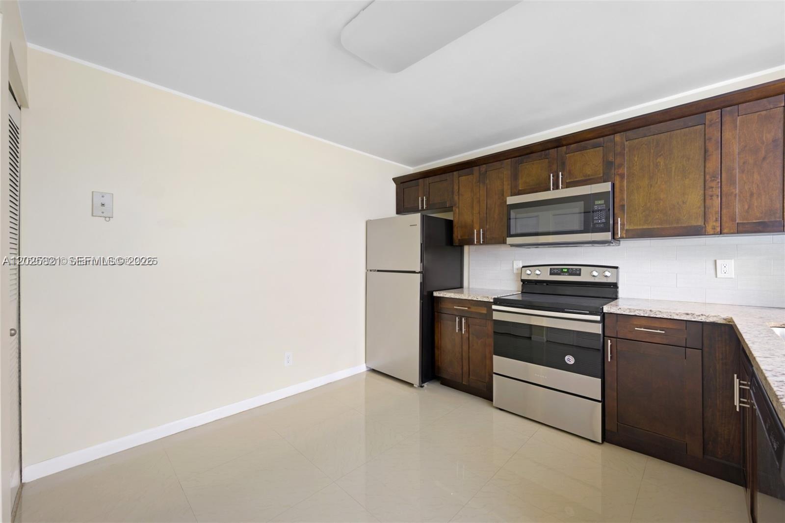 10161 W Sunrise Blvd 304