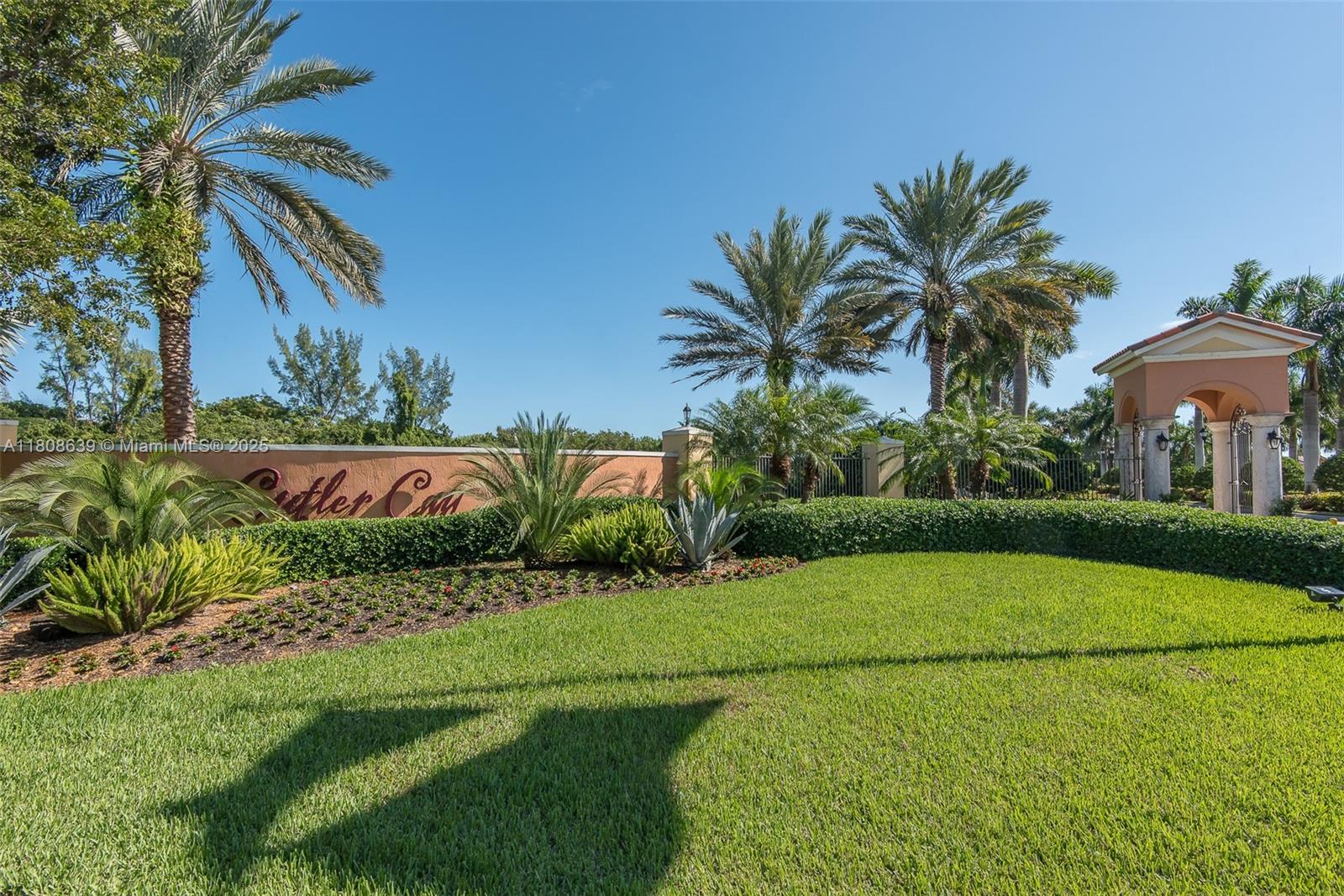CUTLER CAY - Residential