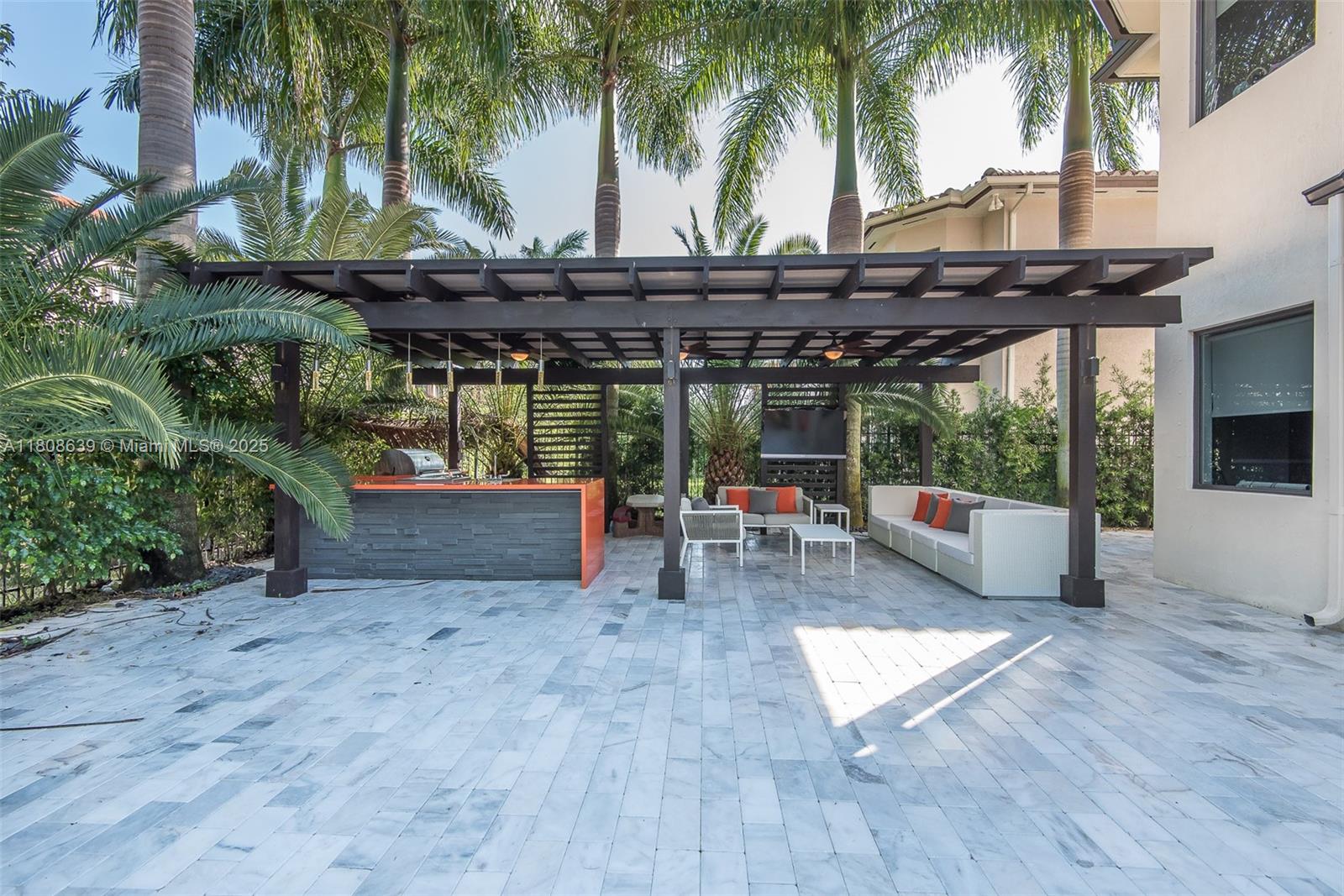 CUTLER CAY - Residential