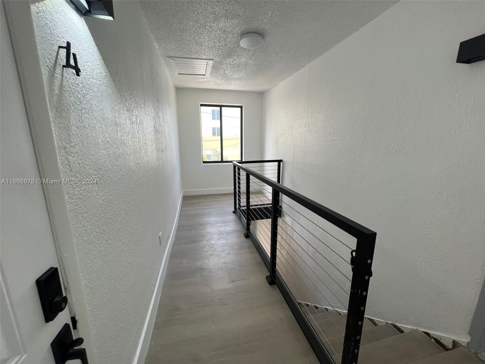 1376 Nw 35th St 4, Miami, Broward County, Florida - 2 Bedrooms  
1 Bathrooms - 
